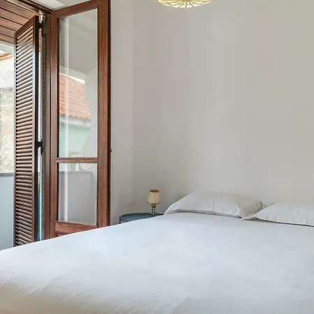 1 Bedroom Holiday Flat With Terrace In קסקאיס