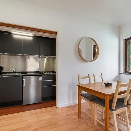 1 Bedroom Holiday Flat With Terrace In